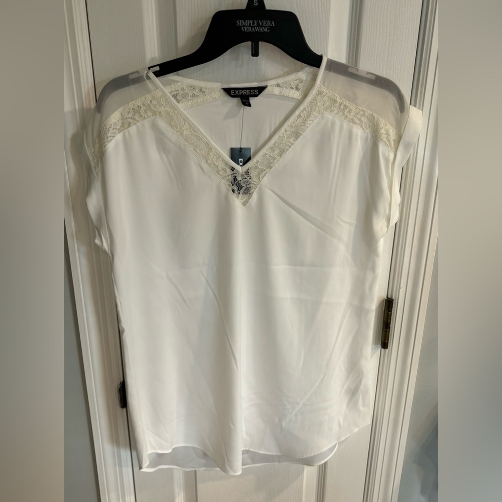 Express White Lace Tee Shirt Blouse - NWT - Size Small